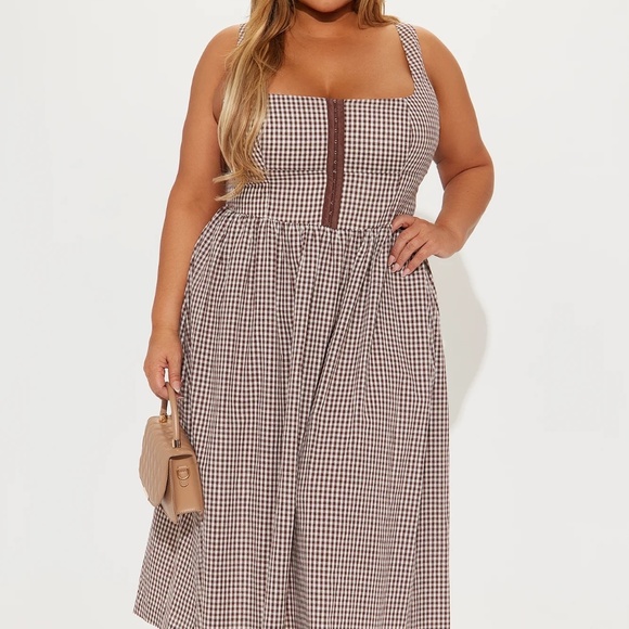 Fashion Nova Brown Checkered Maxi Dress - Picture 1 of 5